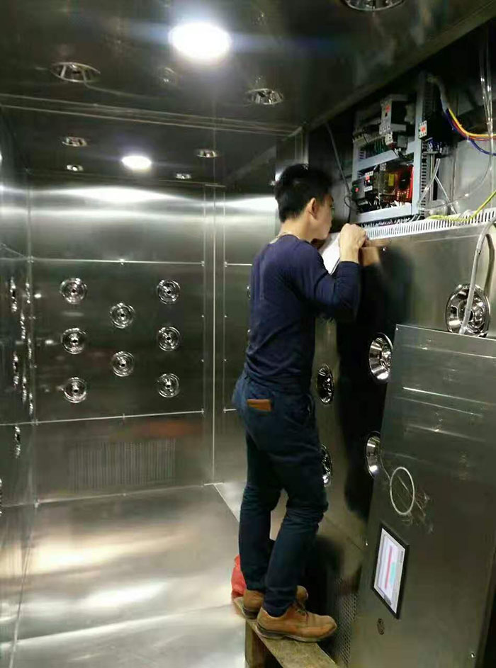 風淋室定期進行電氣安全檢驗是必不可少的